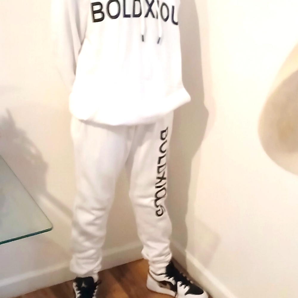 New BoldXious Inc. Girls Sweatsuit